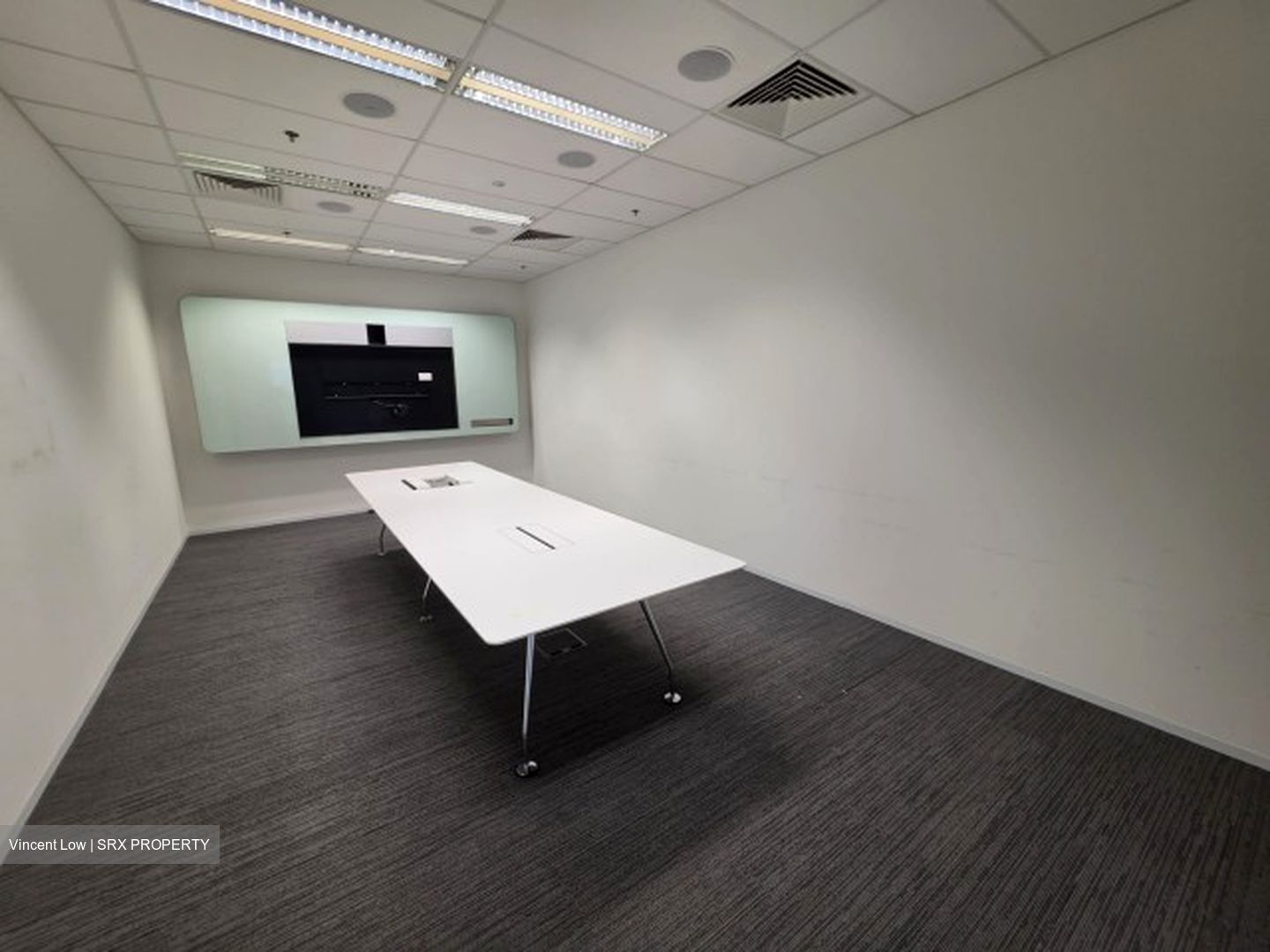 Galaxis (D5), Office #545745701